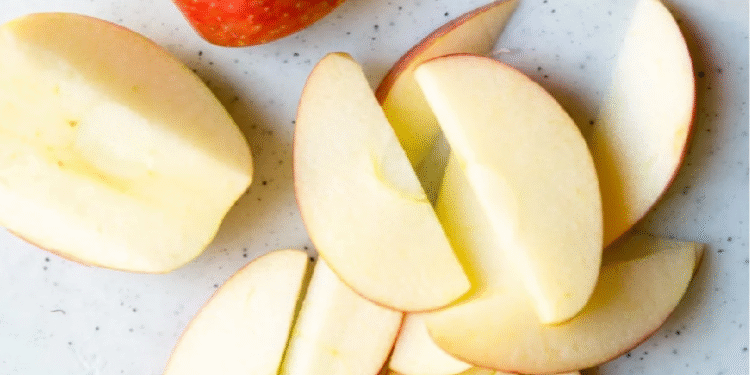 ¿Cómo mantener las manzanas cortadas sin oxidarse?