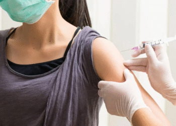 Aseguran que vacuna del papiloma humano previene el cáncer de cuello uterino
