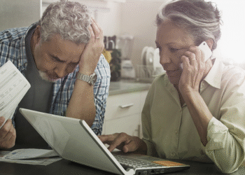 ¿Cómo enseñar a los adultos mayores a reconocer estafas?