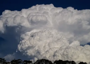 ¿Cómo flotan 500 mil toneladas de agua en las nubes?