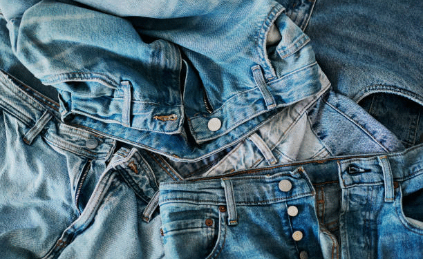 Experta en moda dice por qué no hay que lavar los jeans vaqueros