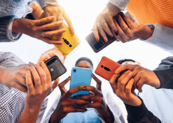 Cómo tu teléfono está acelerando el envejecimiento de tu cuello