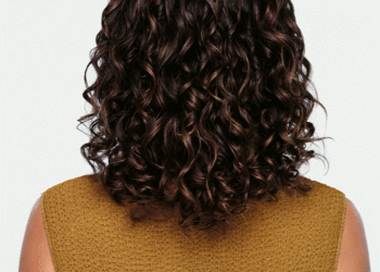 4 trucos para recuperar la forma y definición del pelo rizado