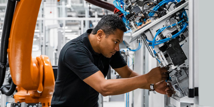 Ingeniero Cyborg: el nuevo rol que trae la IA generativa