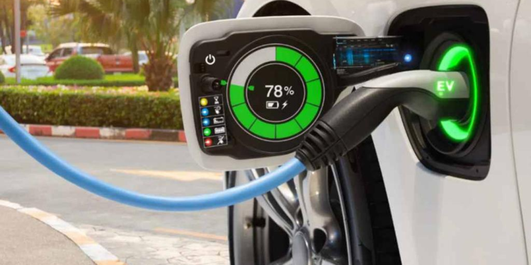 El nuevo jefe de Renault confirma la alternativa a los coches eléctricos