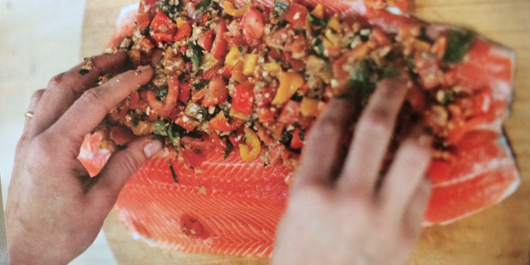 El salmón relleno es perfecto para impresionar en Año Nuevo