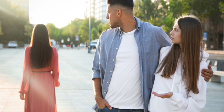 Estudio revela qué tan monógamos son los seres humanos vs otros animales