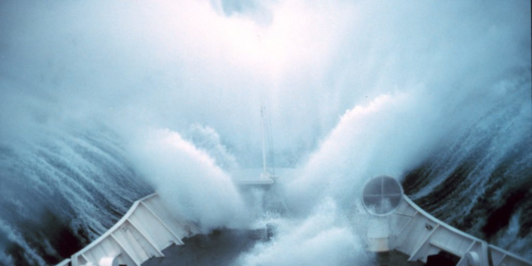 Los satélites detectan olas gigantes de 35 metros en el Océano Pacífico, y el hallazgo cambia esto