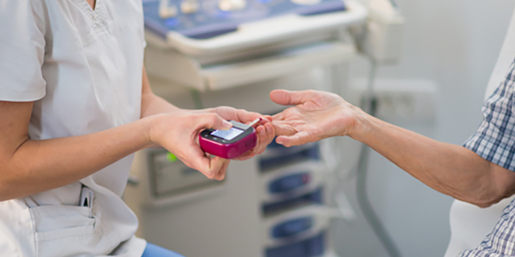 La señal que aparece en la boca cuando tienes Diabetes