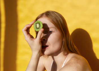 El secreto de la fruta que ayuda a producir el colágeno en la piel