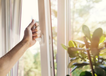 Cómo enfriar la casa cuando hace calor sin usar electricidad