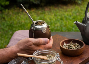 La hierba que le da un toque de energía al mate