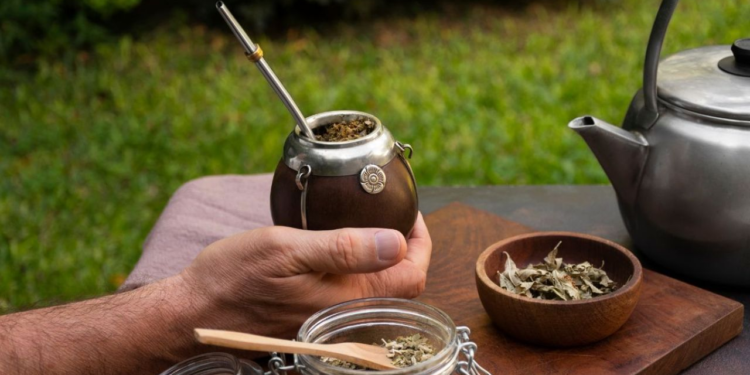 La hierba que le da un toque de energía al mate
