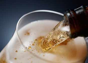 Por qué deberías mezclar cerveza y vinagre
