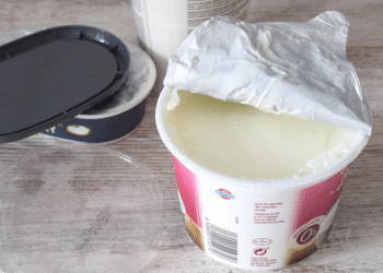 ¿Por qué hay que sacar la tapa de aluminio de los quesos?