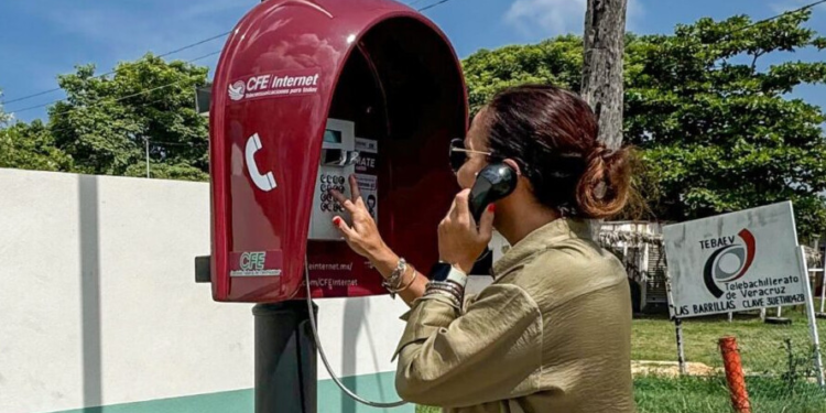 En plena era del internet, regresan las cabinas telefónicas a este país