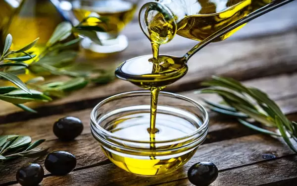 Esto pasa si consumes aceite de oliva tras su fecha de vencimiento 
