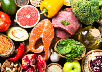 Alimentos que nunca deberían tocar tu nevera (y por qué)
