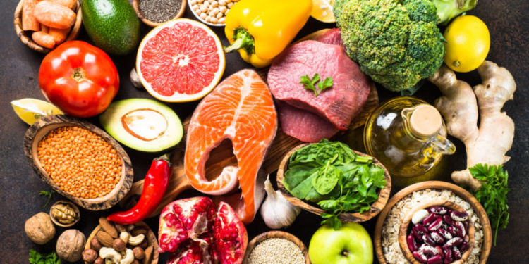 Alimentos que nunca deberían tocar tu nevera (y por qué)