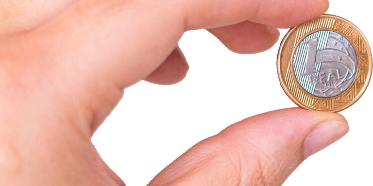 Colecionadores estão pagando até R$ 8 mil por moeda rara de se encontrar