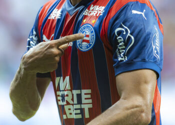 Jogador icônico do futebol brasileiro precisou entregar tortas após envolvimento com manipulação de resultados