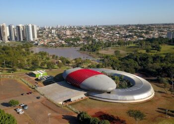 Maior aquário de água doce do mundo fica em MS e poucos brasileiros sabem