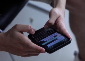 Ficar dando bom dia no WhatsApp pode dizer muito sobre você