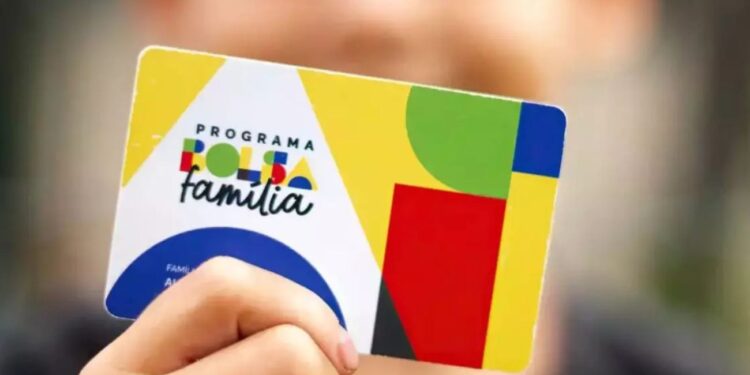 A nova regra do Bolsa Família é também uma exigência para continuar recebendo o benefício