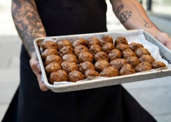 Essa receita de bolinho de carne recheado é perfeita para quem ama comida de boteco