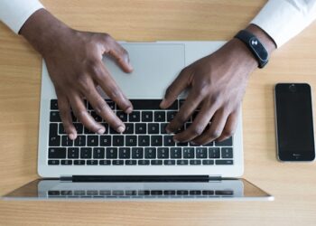 Você pode estar pisando em falso ao buscar ajuda psicológica com inteligência artificial
