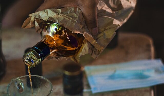 INSS agora paga salário mensal a alcoólatras