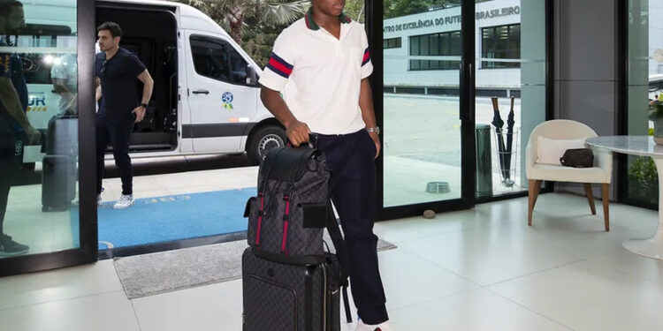 Endrick dá canetada e assina acordo longe do Real Madrid