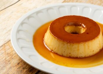 Nada de forno ou air fryer: o melhor pudim é feito de outra forma