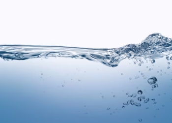 5 alimentos ‘com água’ que te ajudam na meta diária de hidratação