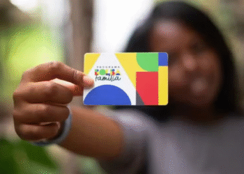 Quem recebe o Bolsa Família também tem direito ao 13º salário?