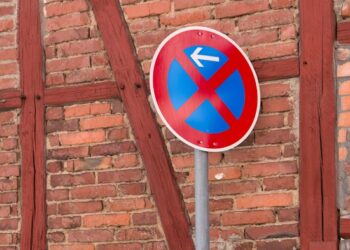 Qual o significado das novas placas de trânsito com bordas verdes e onde ficam