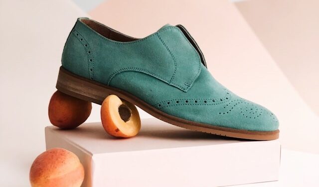 Adeus sapatilhas: sapato francês promete ser a nova tendência de 2025