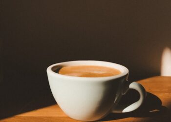 O que a psicologia diz sobre pessoas que usam sempre a mesma xícara