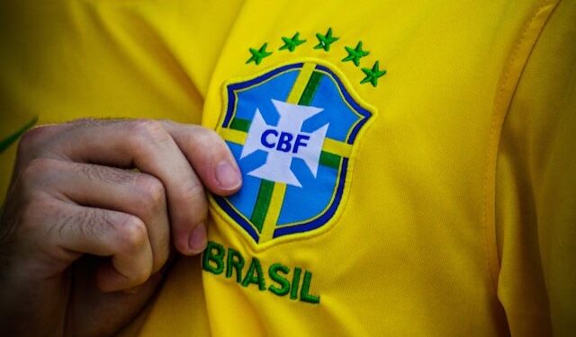 Clube italiano não quer nem saber e lança camisa inspirada nas cores da Seleção Brasileira