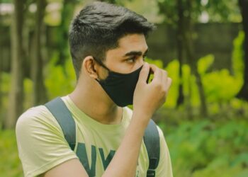 Cheirar pum faz mal para a saúde? Revelado