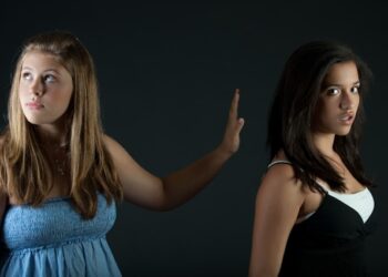 Psicologia ensina como responder pessoas ingratas com 5 frases