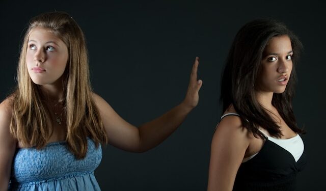 Psicologia ensina como responder pessoas ingratas com 5 frases