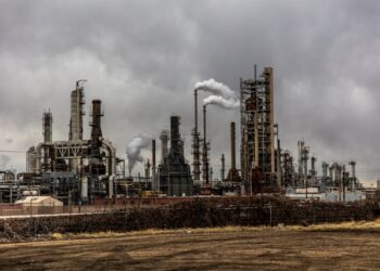 Corte de custos faz empresa fechar fábrica no Brasil com quase 1.000 funcionários