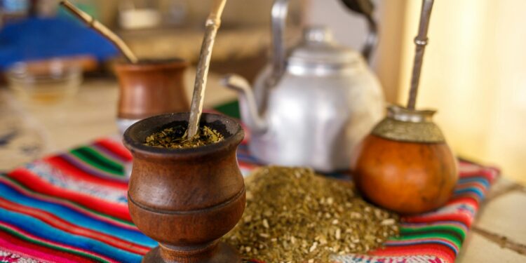 Por que o chimarrão não é bebido em todo o Brasil?