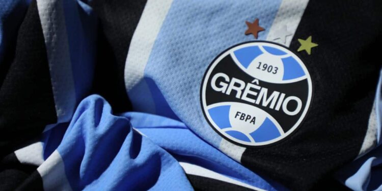 Ex-goleiro do Grêmio é condenado a devolver mais de R$ 5 milhões por desvio no Sindicato dos Atletas