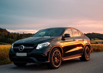 5 carros ‘de patrão’ que a manutenção não pesa tanto no bolso em 2025