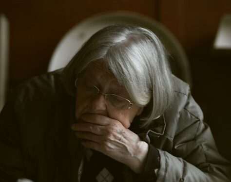 A recomendação de um especialista para quem tem 65 anos ou mais dormir melhor