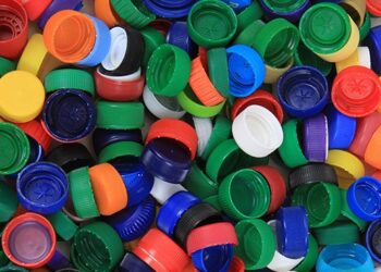 Agora você pode fazer uma renda extra com tampinhas de garrafas