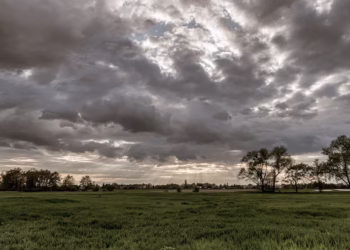 Por que é normal nos sentirmos “pra baixo” em dias nublados