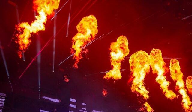 Maior festival de música eletrônica do mundo tem estrutura destruída pelo fogo